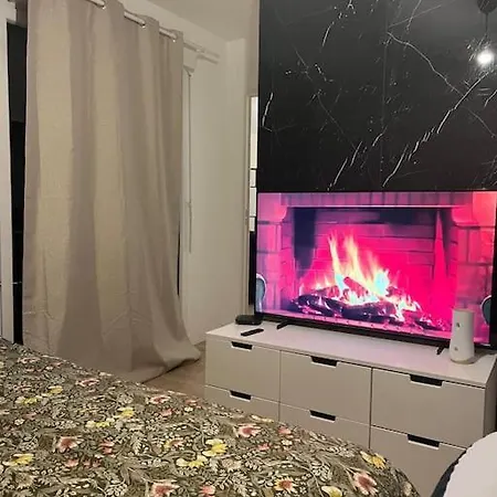 Neuf Lyon 365 Days Jacuzzi En Supplement 40 Euros Apartment