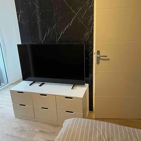 Apartment Neuf Lyon 365 Days Jacuzzi En Supplement 40 Euros